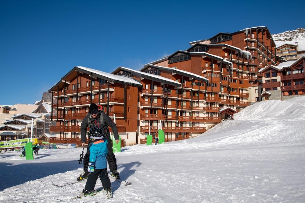 Le Cheval Blanc - Village Montana วัลโตรองส์ ภายนอก รูปภาพ