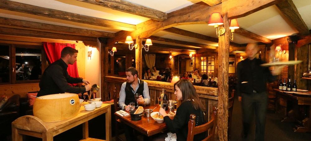Le Cheval Blanc - Village Montana วัลโตรองส์ ภายนอก รูปภาพ