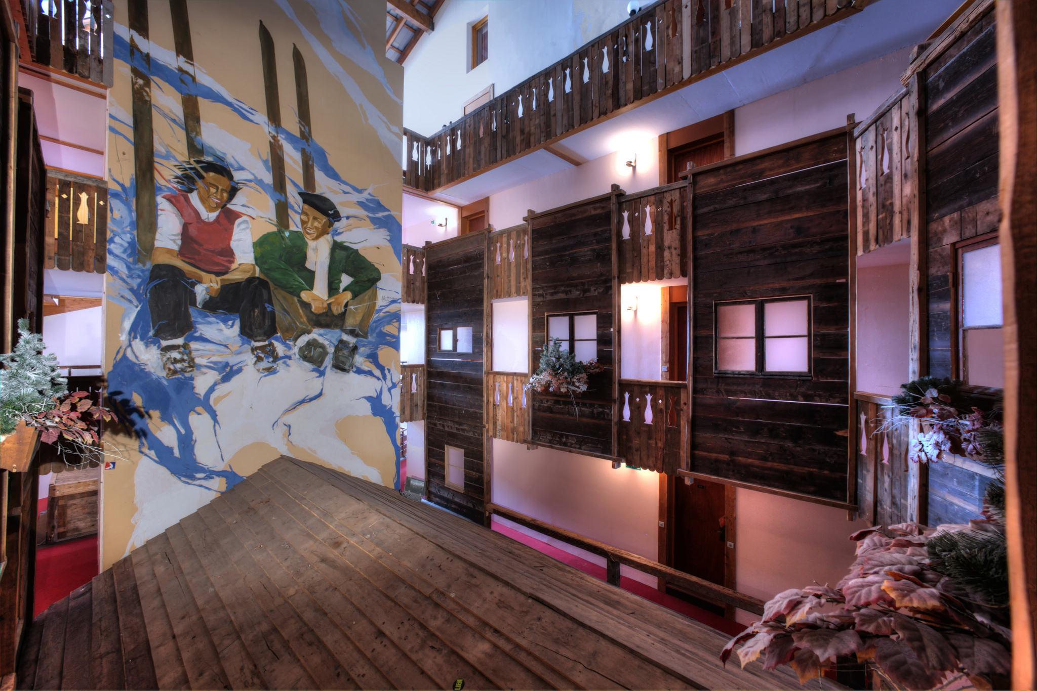 Le Cheval Blanc - Village Montana วัลโตรองส์ ภายนอก รูปภาพ