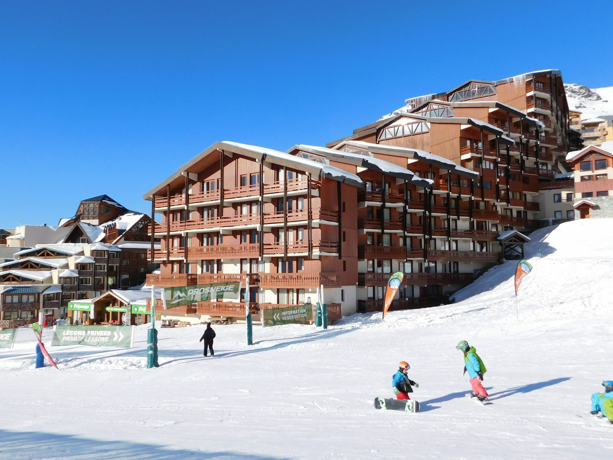 Le Cheval Blanc - Village Montana วัลโตรองส์ ภายนอก รูปภาพ