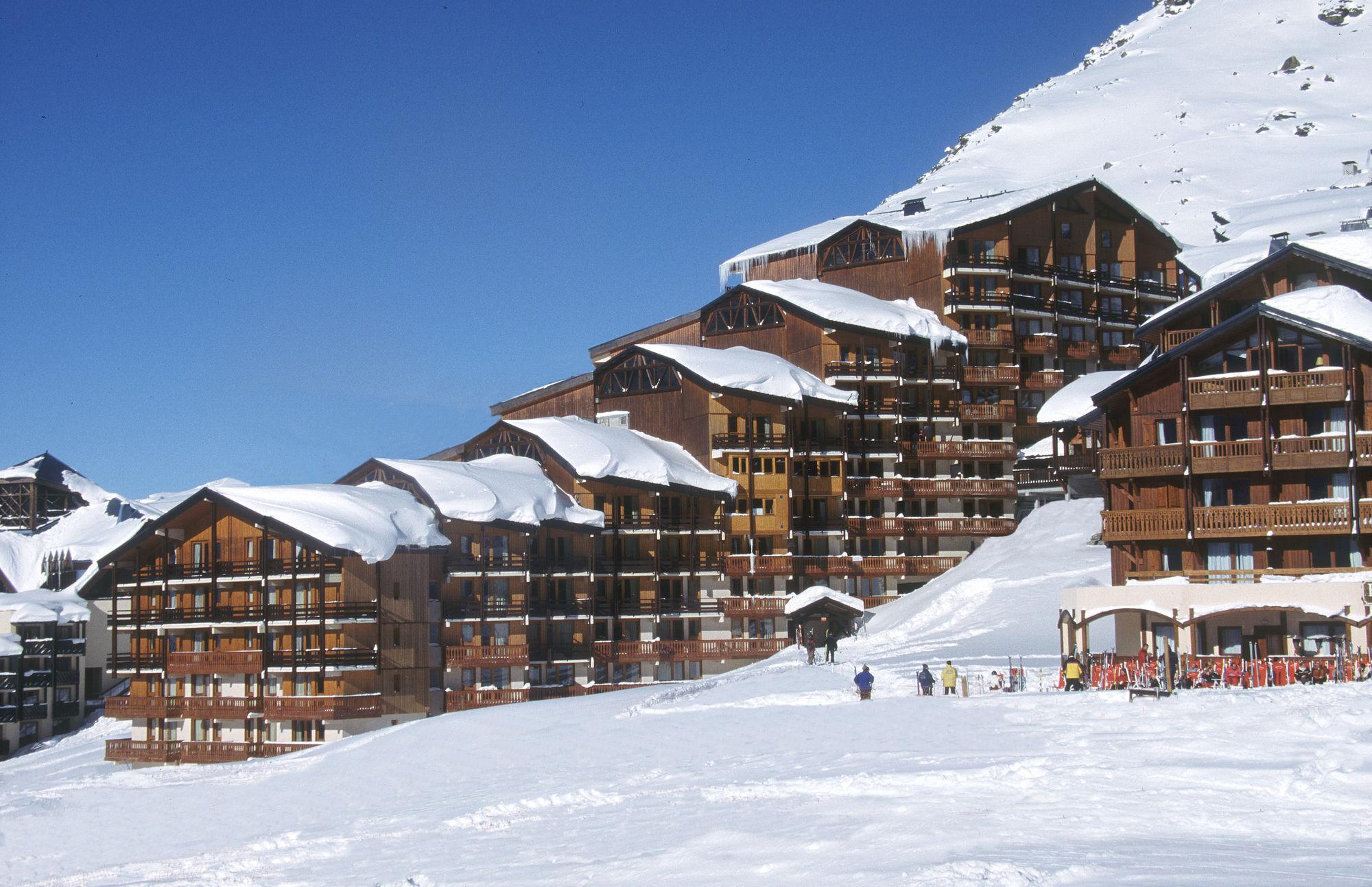 Le Cheval Blanc - Village Montana วัลโตรองส์ ภายนอก รูปภาพ